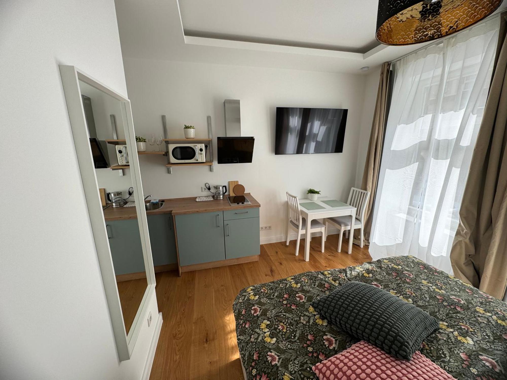 Boutique Hotel Pension Luisengruen Kueche 1Gbs Wlan Netflix Disney Magentatv Chemnitz Exterior photo